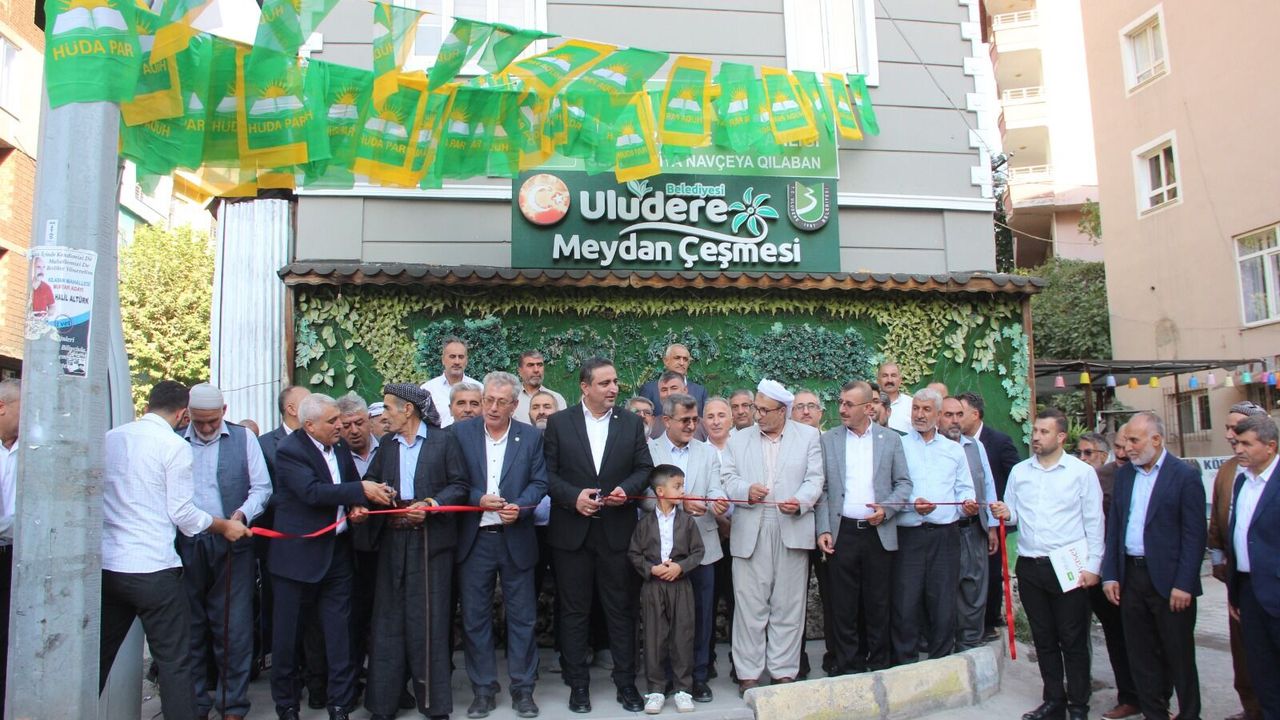 HÜDA PAR Uludere İlçe Teşkilatı düzenlenen törenle açıldı