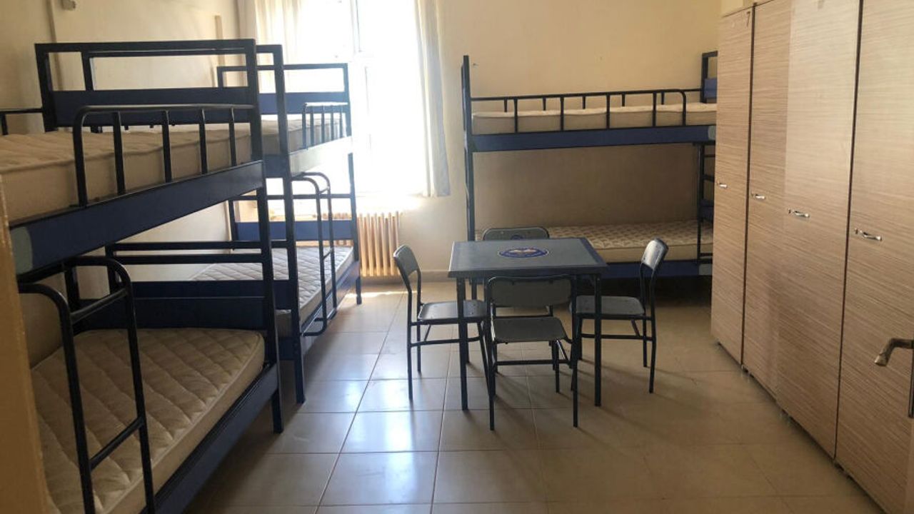 KYK'da 70 öğrenci hastaneye kaldırıldı