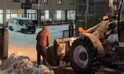 Şırnak Belediyesi’nden Buzlanmaya Karşı Gece Mesaisi