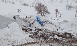 Uludere’de Kar Nedeniyle Göçer Aileleri Mahsur Kaldı