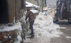 Yoğun Kar Yağışı Şırnak Genelinde Hayatı Olumsuz Etkiliyor