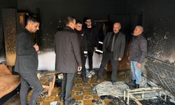 Güçlükonak’ta ev yangını, Kaymakam Memiş, mağduru ziyaret etti