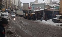 Yoğun Kar Yağışı Şırnak’ta Hayatı Durma Noktasına Getirdi