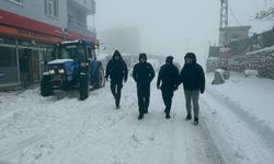Kaymakam Memiş kar yağışında sahaya indi