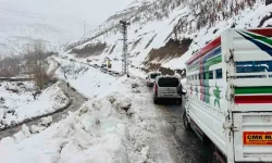 Buzlanma Kazayı Beraberinde Getirdi 2 Yaralı
