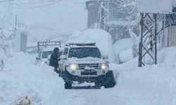 Beytüşşebap’ta Kar Nedeniyle Yollar Kapandı, 2 Hasta Güçlükle Kurtarıldı