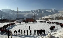 Öğrencilerden Sokak Hayvanlarına Kış Desteği
