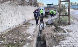 Başverimli’de yağmur suyu kanalları temizlendi