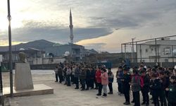 Şırnak’taki Okullarda 6 Şubat Depremleri İçin Saygı Duruşu