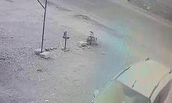 Motosiklet Seyir halindeki Kamyonete Çarptı, 1 Ölü