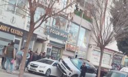 Kadın Öğretmene Çarpan Araç, Park Halindeki Araçlara Çarptı