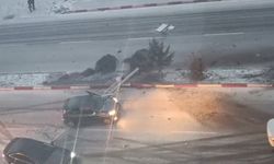 Kayganlaşan Yolda 6 Araçlı Zincirleme Kaza