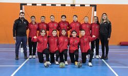 İdil yıldız kızlar hentbolda bölge şampiyonu oldu