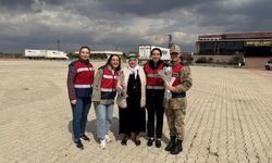 Kadın sürücülere karanfille KADES anlatıldı