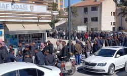 APP Plaka Panik Yaptırdı, Vatandaş Kuyruğa Girdi