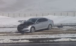 Kaymakamın bulunduğu araç Hakkari yolunda kaza yaptı