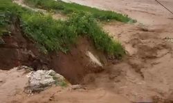 Nusaybin-Cizre kara yolunda su taşkını