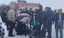 Yağış nedeniyle kamyonetler çarpıştı; 8 yaralı