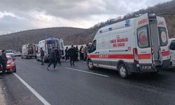 Mardin yolunda yolcu otobüsü devrildi: 24 yaralı