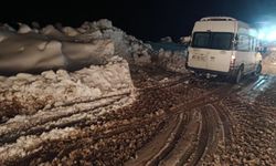 Siirt Yolunda Ulaşım Kar ve Heyelan Nedeniyle Durdu