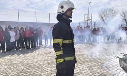 Şırnak Belediyesi İtfaiyesi'nden öğrencilere yangın eğitimi