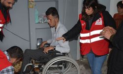 Silopi’de Engelli Vatandaşa Tekerlekli Sandalye Desteği