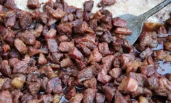 Şampiyon Yarış Atı Kesildi, Kavurma Yapılıp Halka Dağıtıldı