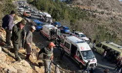 İşçi Servisi Uçuruma Yuvarlandı, 3 Ölü, 11 Yaralı