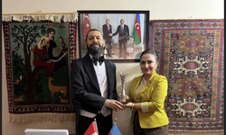 Ünlü Yazar Akif Manaf’a Anlamlı Ödül: “Barış Sanatı Ödülü”