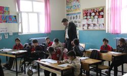 Cizre’de Köy Okullarına Ziyaretler Sürüyor