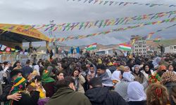 Binlerce Kişi Cizre’de Nevroz Alanını Doldurdu