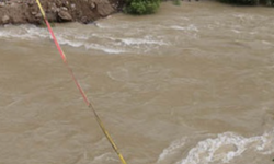 Hakkari-Şırnak kara yolunda otomobil dereye uçtu, 1 ölü