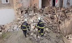 Yoğun yağış sonrası kerpiç bina çöktü,2 yaralı