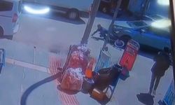Bisikletiyle otomobilin altına girdi metrelerce sürüklendi