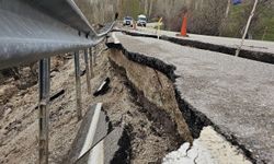 Hakkari Yolunda Çökme, Sürücüler Tedirgin