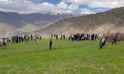 Kayalıklardan düşen genç için helikopter ambulans havalandı