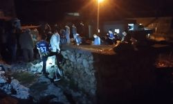 Ahır Çöktü, 2 Büyükbaş Hayvan Telef Oldu