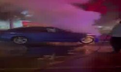 Seyir halindeki otomobil alev topuna döndü