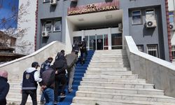 Göçmen kaçakçılığı şebekesine darbe, 7 tutuklama