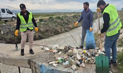 Van Gölü'nün sessiz kahramanları için yol temizliği