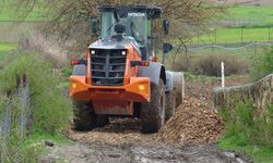 Çamura Saplanan Araçta Mahsur Kalan Hasta Kurtarıldı