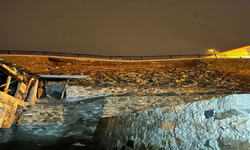 Seyir terası altındaki bölgede heyelan, 2 konut boşaltıldı