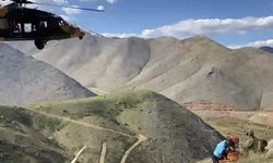 Dağda helikopter destekli kurtarma operasyonu