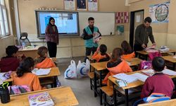 Beytüşşebap’ta 400 Öğrenciye Giyim ve Oyuncak Desteği