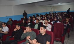 Gençlere dijital tuzaklara karşı uyarı