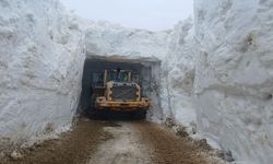 Nisan Ayında 6 Metrelik Karla Mücadele