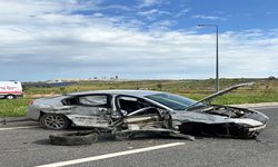 Minibüs ve otomobil çarpıştı 2 yaralı