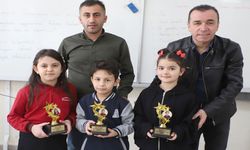 Ööğrencilerin başarısı kupayla taçlandı