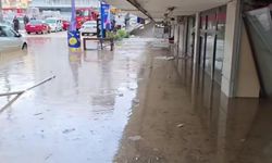 Sel felaketi hayatı durma noktasına getirdi