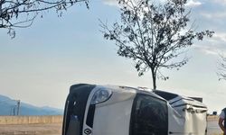 Şırnak'ta Kontrolden Çıkan Hafif Ticari Araç Devrildi